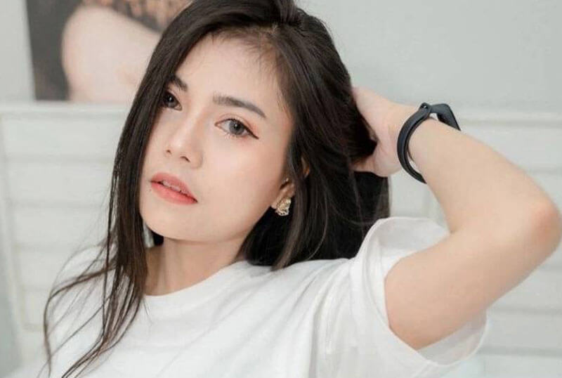 พี่หนูนาสาวขาสวย [รูปโป๊]