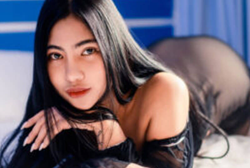 โคตรยั่วนัวสาวชุดดำ แนวสาวใสใจแตก [หนังอาร์]