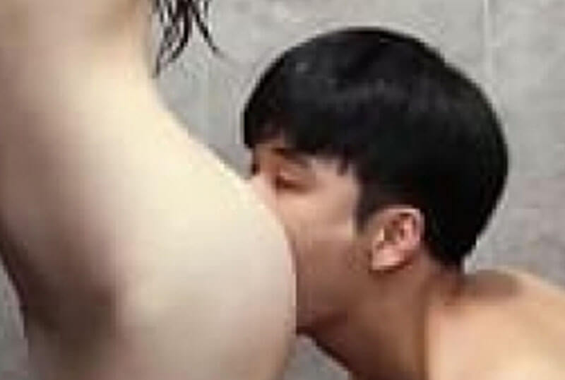 สาวเกาหลีหีขึ้น โก่งหี เลียให้ล้มในห้องน้ำ [หนังอาร์]