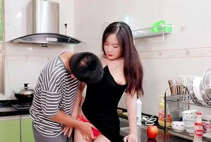 นัวยับกินตับในครัว [หนังอาร์]