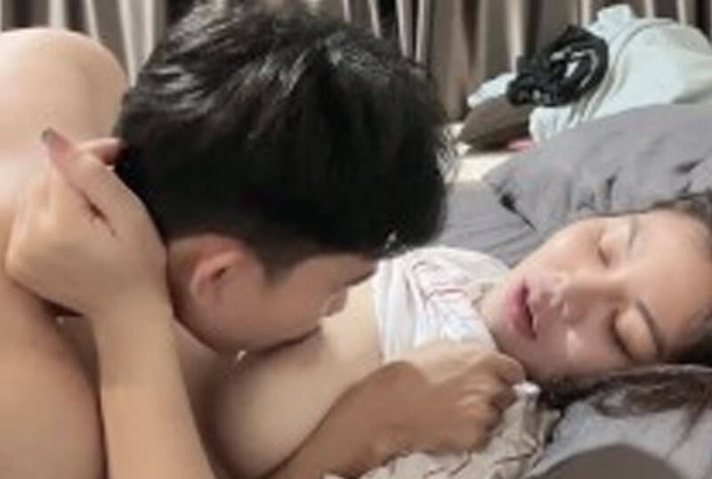พี่สะใภ้อยากเจอควยใหญ่กระแทก [หนังอาร์]