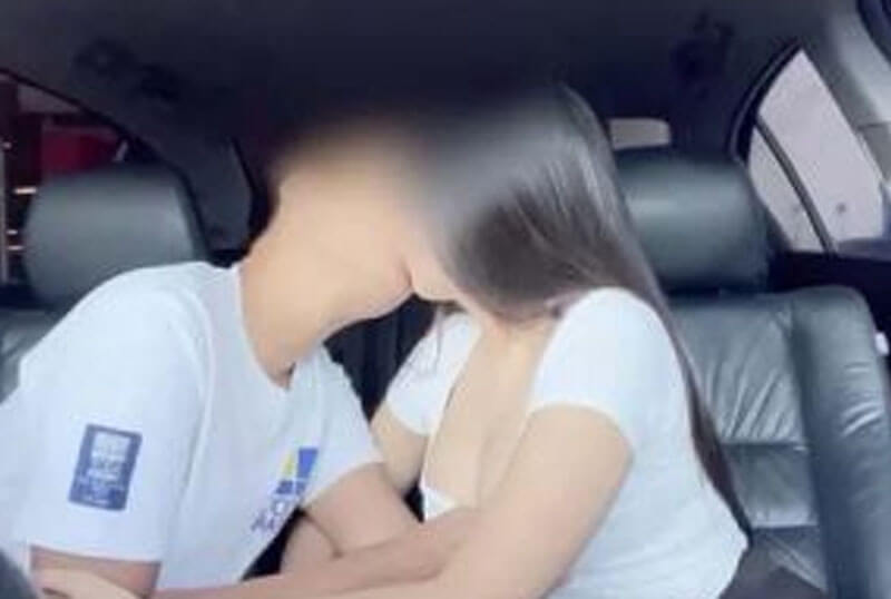 พลอยซอยในรถ [Onlyfans]